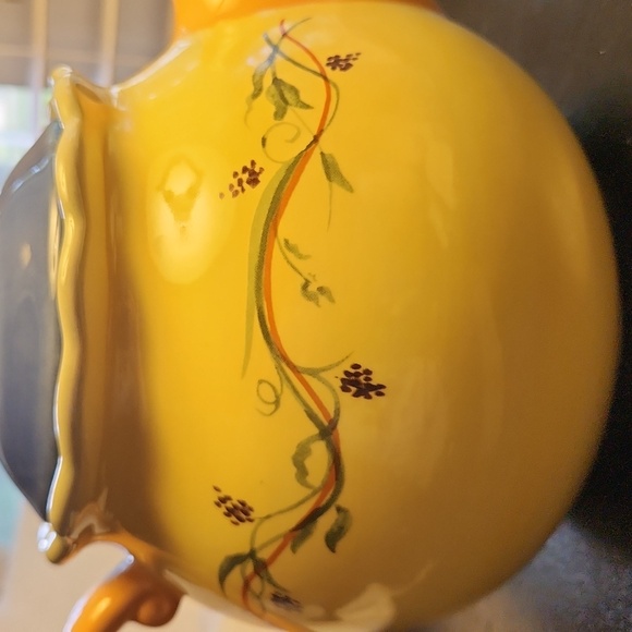 Pfaltzgraff Pistoulet 8 Cup Handpainted Blue &Yellow Stoneware Teapot w/ Lid - Picture 2 of 9